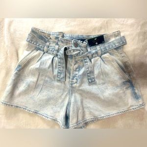 Paper Bag Jean Shorts | Brand: Hollister | Size: 13/31 | Light wash